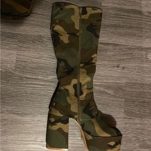 CAMOUFLAGE KNEE BOOTS